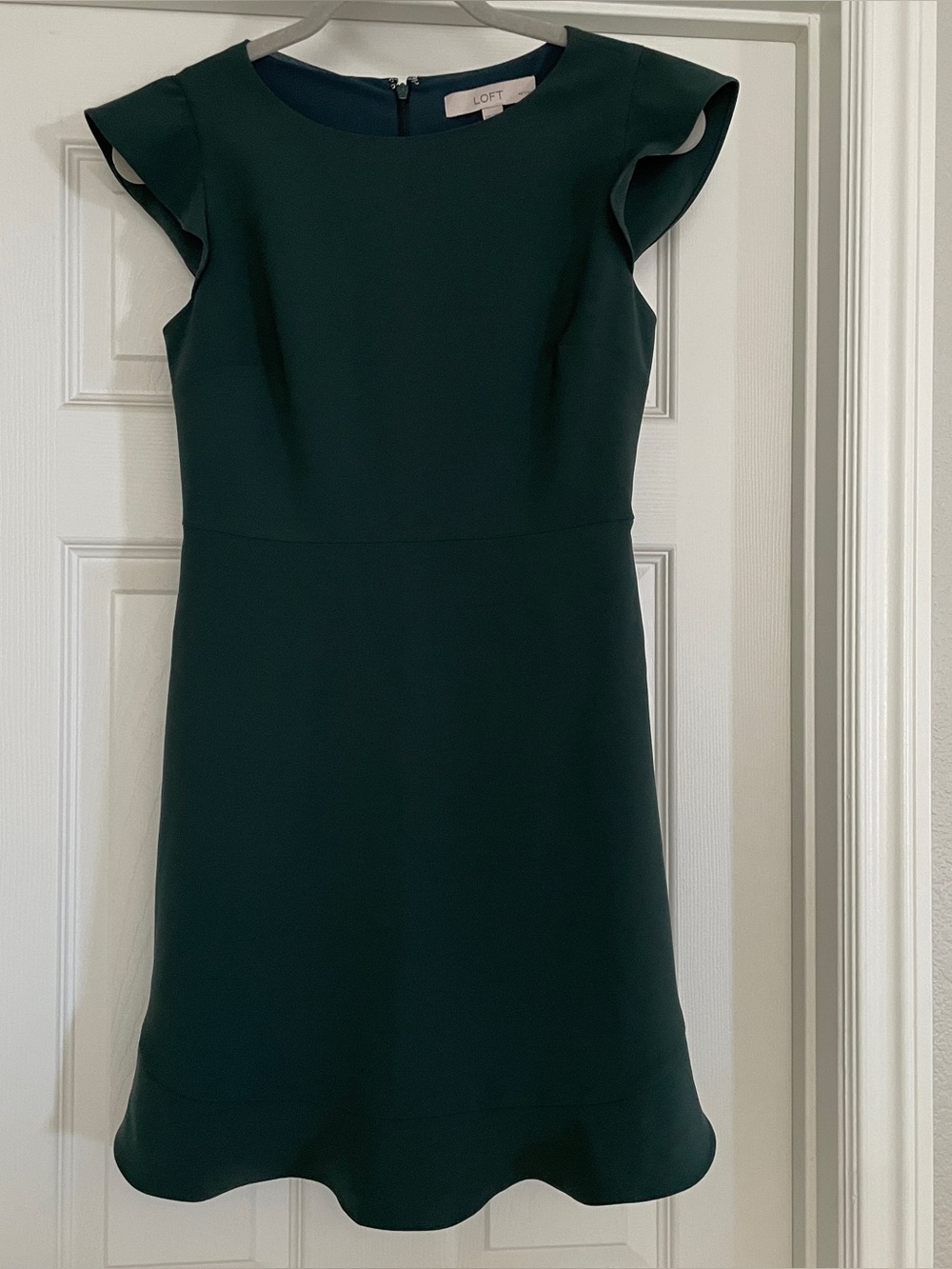 00 Petite LOFT Green Flutter Sleeve Dress